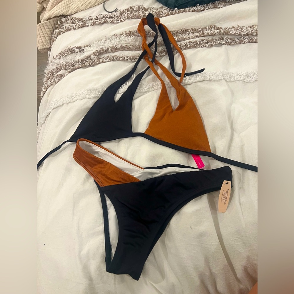 Victoria’s Secret bikini